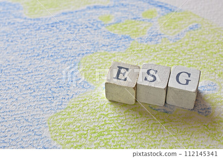 ESG 立方體呈現引人注目的圖像 ESG 立方體呈現引人注目的圖像 112145341