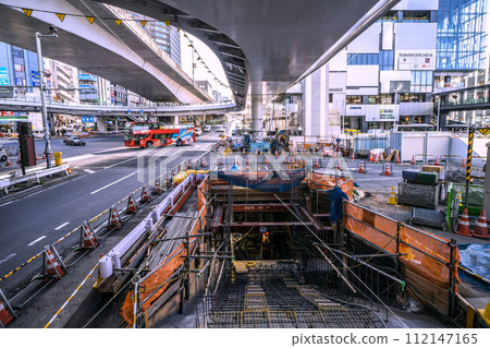 Tokyo cityscape in Japan The intersection at the west exit of Shibuya Station. Major construction under the road...Sky hop bus, Shibuya Fukuras...=27th Tokyo cityscape in Japan The intersection at the west exit of Shibuya Station. Major construction under the road...Sky hop bus, Shibuya Fukuras...=27th 112147165