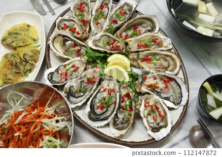 very fresh Korean oyster. korea food 112147872