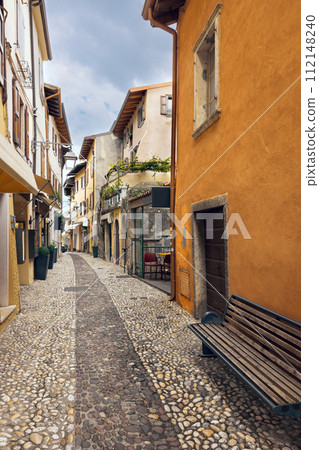 Old streets of Malcesine on the shores of Lake Garda Old streets of Malcesine on the shores of Lake Garda 112148240