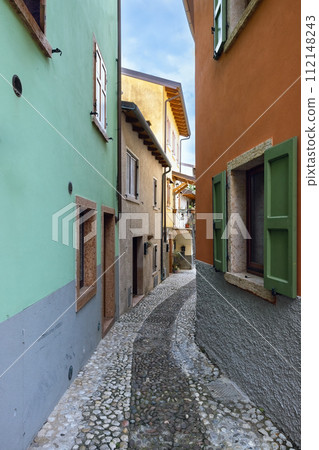 Old streets of Malcesine on the shores of Lake Garda Old streets of Malcesine on the shores of Lake Garda 112148243