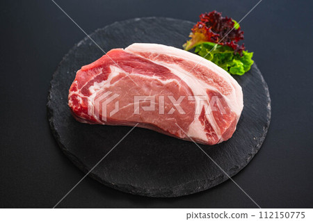 Thick-sliced pork loin Thick-sliced pork loin 112150775