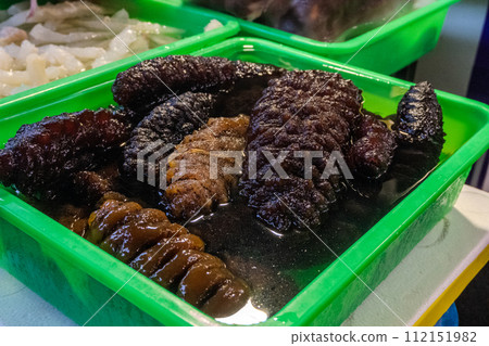 sea ​​cucumber 112151982