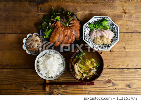 One soup, two dishes, protein set meal One soup, two dishes, protein set meal 112153472