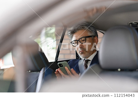 高級男性商務車智慧型手機 112154043