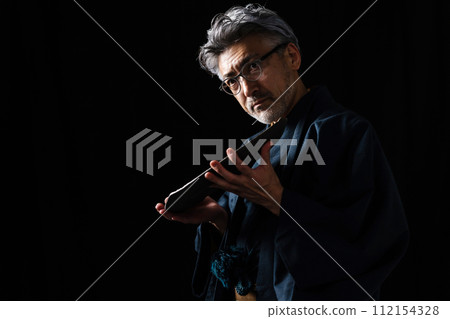 高級男及服陶器 112154328
