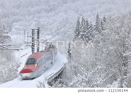 雪中的秋田新幹線 112156144