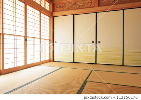 Image of a Japanese-style room: shoji screens, tatami mats, and fusuma sliding doors Image of a Japanese-style room: shoji screens, tatami mats, and fusuma sliding doors 112156176