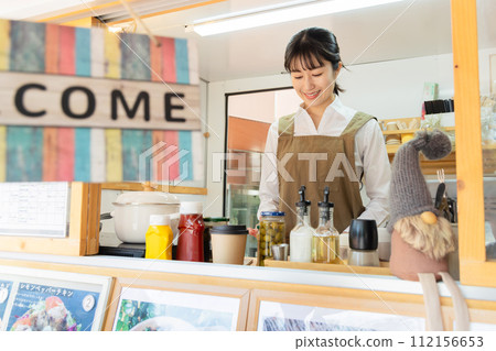Kitchen car lunch working woman Kitchen car lunch working woman 112156653