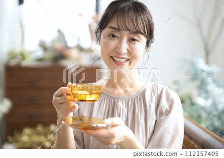 中年女性的有機美容 112157405