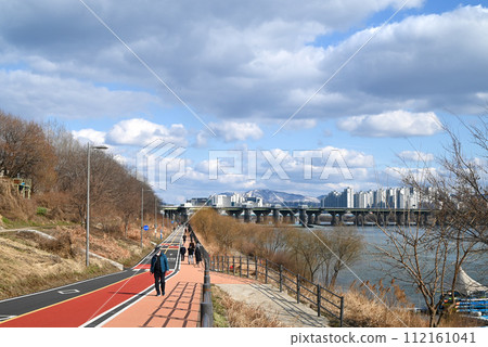 Ttukseom Hangang Park promenade [Seoul] 112161041