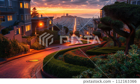 Lombard Street, San Francisco, sunrise 112163366
