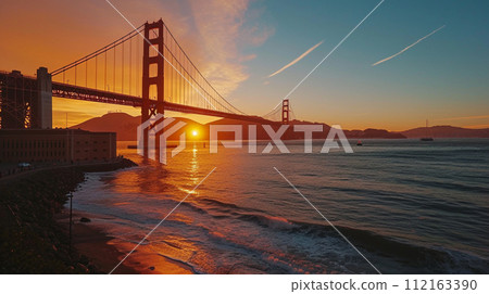 金門大橋，加州舊金山的標誌性地標，清晨 112163390