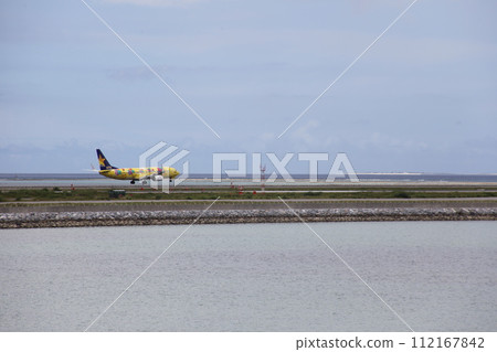 Landing at Naha Airport_Senaga Island 112167842