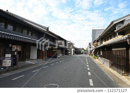 鬱鬱蔥蔥的街道/一番町街【岐阜縣美濃市】 112171127