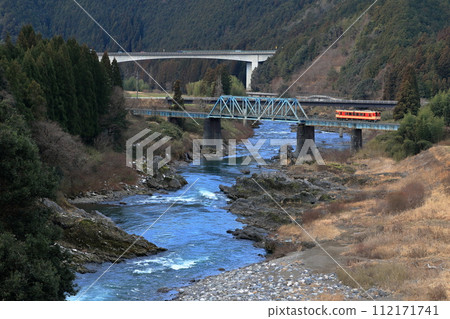 Nagara River and Nagara River Railway in winter Nagara River and Nagara River Railway in winter 112171741