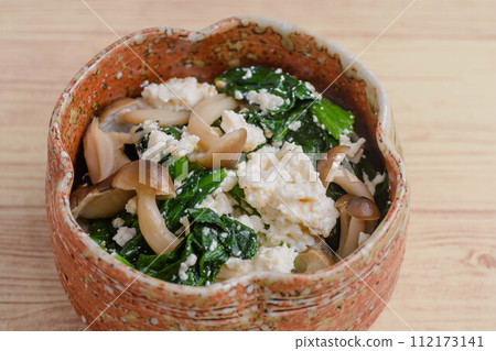 菠菜豆腐配白醬 112173141