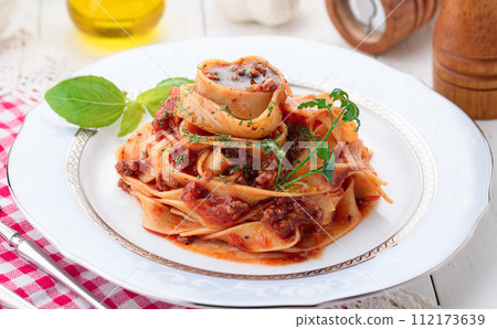 fettuccine bolognese fettuccine bolognese 112173639