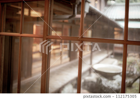 雅緻的日式房間的形象 112175305