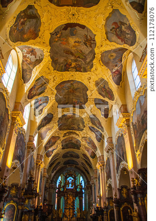 Cityscape and beautiful architecture of the old town of Prague, Czech Republic 112178076