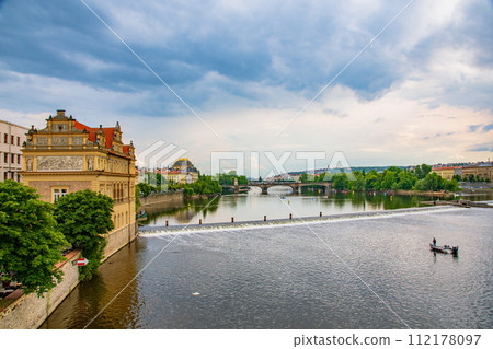 捷克共和國布拉格老城區的城市景觀和美麗的建築 112178097