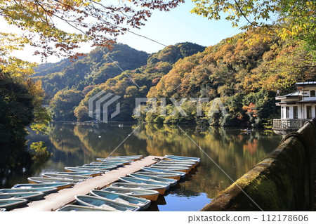 馬斯大壩創造的馬斯湖風景 112178606