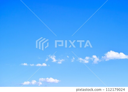 藍色的天空和雲圖像 112179024