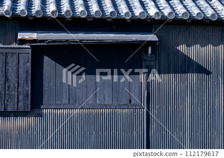 Black wall house Black wall house 112179617