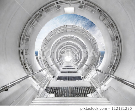 長長的白色樓梯(太空船/未來) 長長的白色樓梯(太空船/未來) 112181250