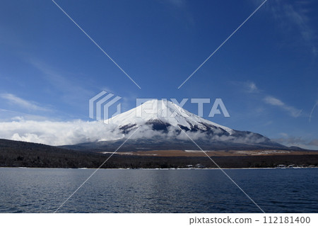 Mt. Fuji in winter seen from Lake Yamanaka Mt. Fuji in winter seen from Lake Yamanaka 112181400
