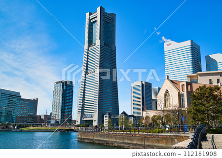 從橫濱港未來運河公園欣賞地標塔摩天大樓景觀 從橫濱港未來運河公園欣賞地標塔摩天大樓景觀 112181908