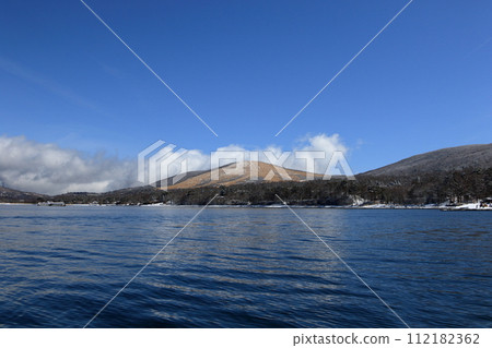 Mt. Fuji in winter seen from Lake Yamanaka Mt. Fuji in winter seen from Lake Yamanaka 112182362