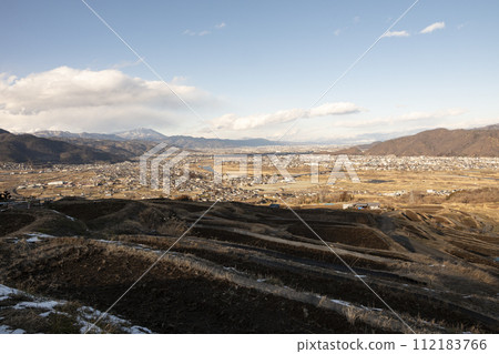 Vast rural landscape in early spring 112183766