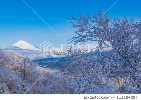 （靜岡縣）雪伊豆天際線、日池、富士山景觀 112184897