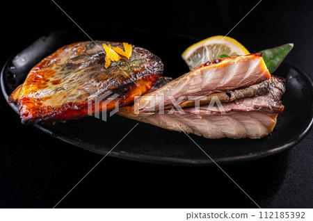 烤魚佐西京泡菜和味醂魚乾 烤魚佐西京泡菜和味醂魚乾 112185392