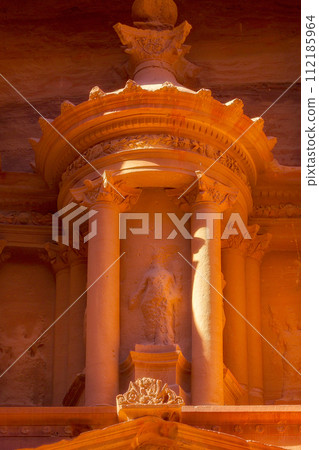 Petra, Jordan Siq, Treasury, Al Khazneh close-up Petra, Jordan Siq, Treasury, Al Khazneh close-up 112185964