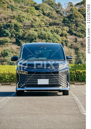 Minivan Minivan 112187088