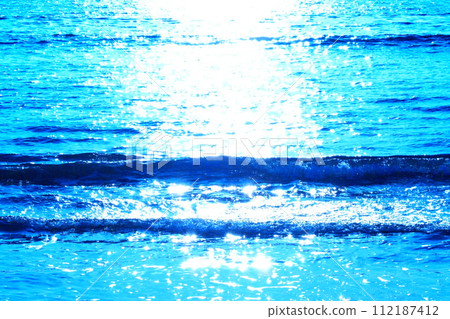 Color sea wave background sparkle (registered in March 2024) 112187412