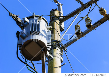 Pole transformer 112187805