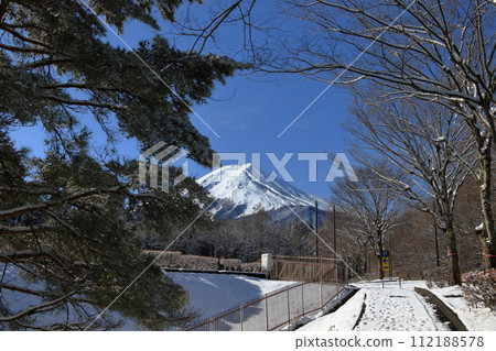 Mt. Fuji in winter seen from Fujiyoshida 112188578
