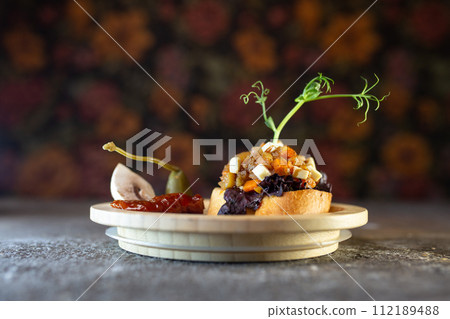 Hearty open-faced sandwich with beef tenderloin, mushrooms and... Hearty open-faced sandwich with beef tenderloin, mushrooms and... 112189488