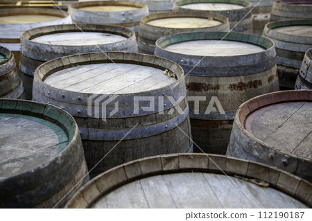 Detail of antique storage for wine and alcoholic beverages 112190187
