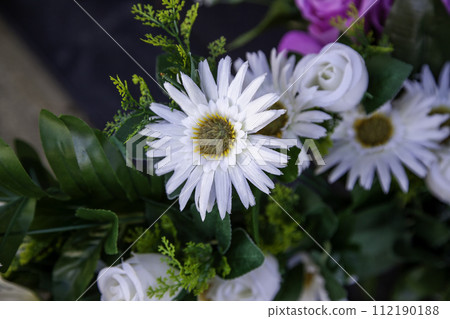 Detail of old bouquet of flowers, romantic gift 112190188