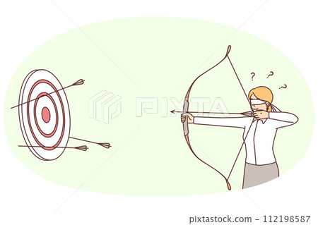 Businesswoman shoot at target 112198587
