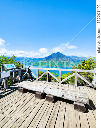 從半月山展望台眺望中禪寺湖和男體山（5月） 112201491