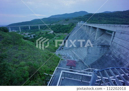 阿薩里水壩堤防和環橋 阿薩里水壩堤防和環橋 112202018