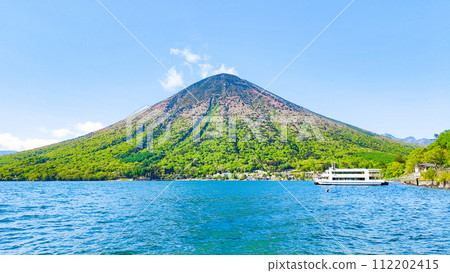 Lake Chuzenji and Mt. Nantai (May) 112202415