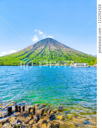 中禪寺湖和男體山(5月) 中禪寺湖和男體山(5月) 112202426