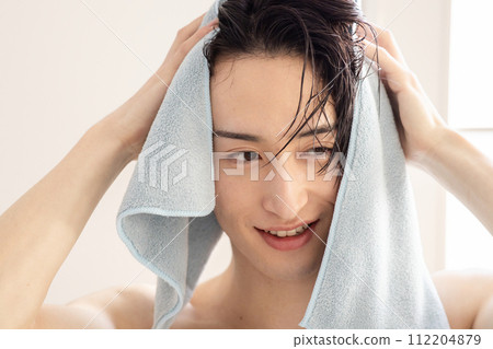 Men's beauty image 112204879