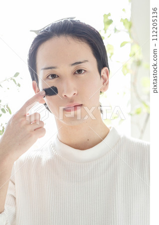 做護膚的清爽男人 做護膚的清爽男人 112205136